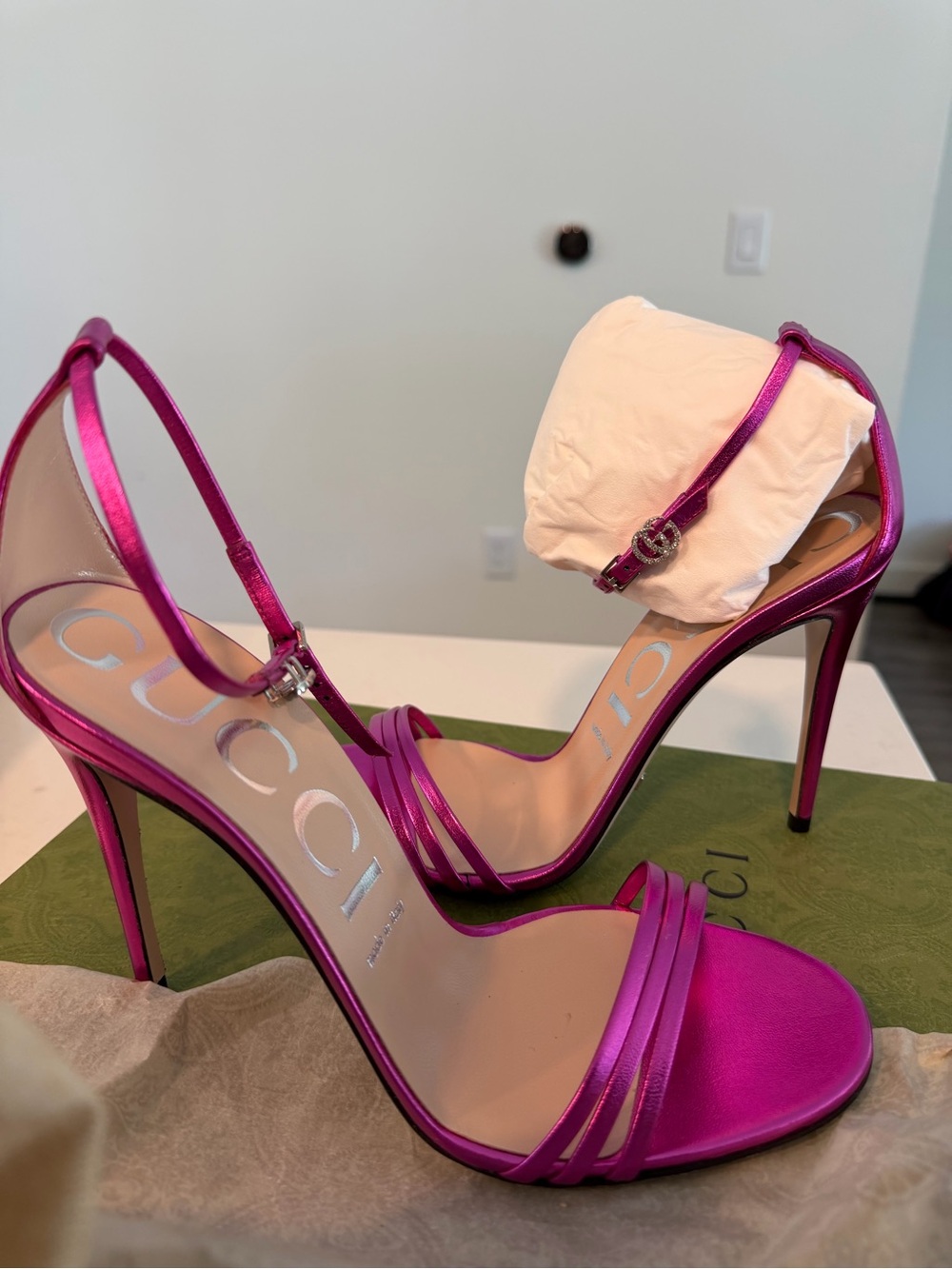 Gucci pink metallic leather ankle strap sandals f